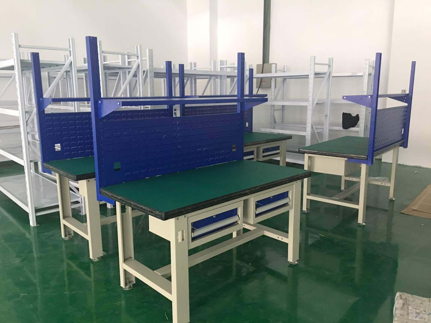 四工位钢板钳工台 模具钳工工作台 发黑钢板试验台 虎钳台