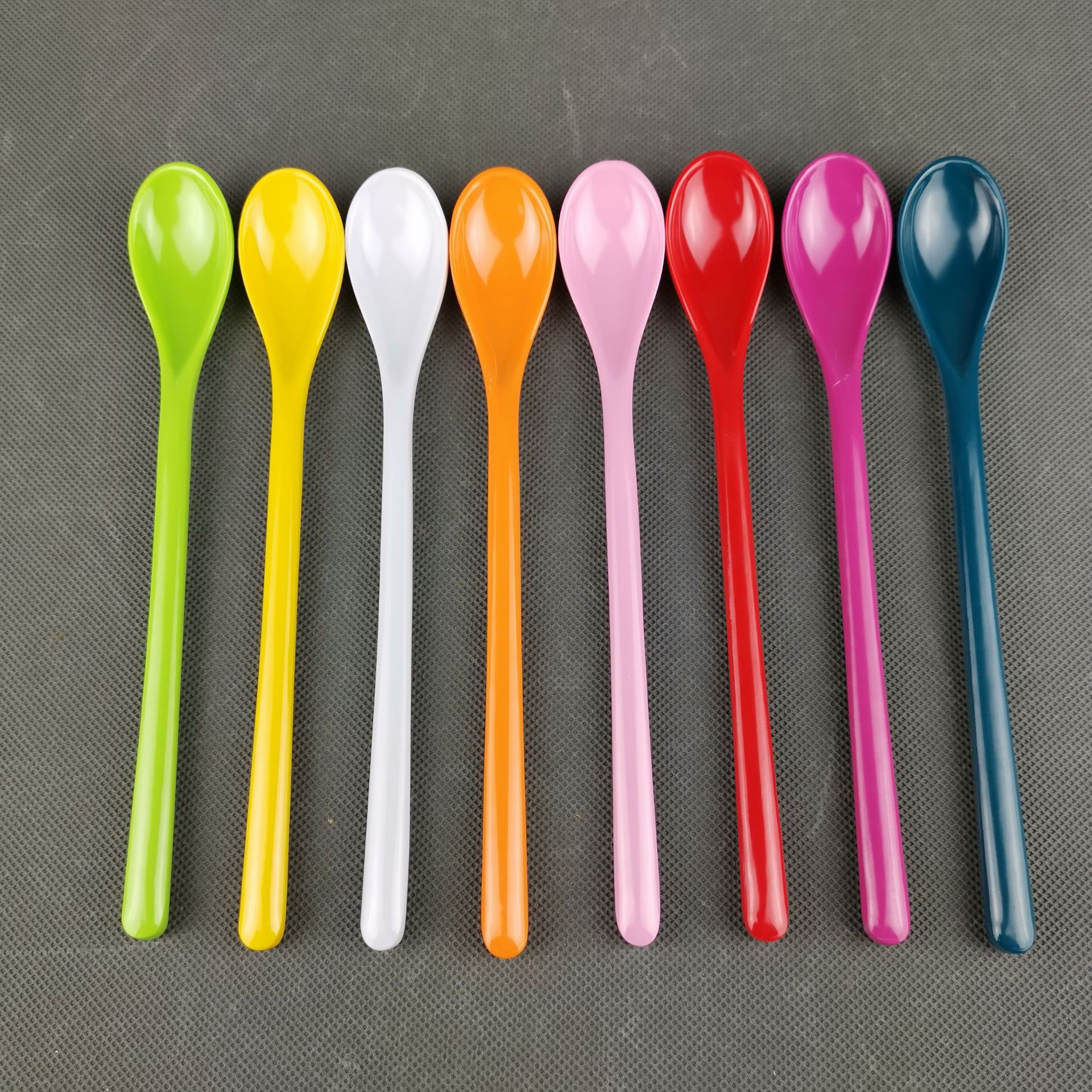 畅销彩色塑料长柄勺子儿童密胺仿瓷勺子汤勺餐具调羹