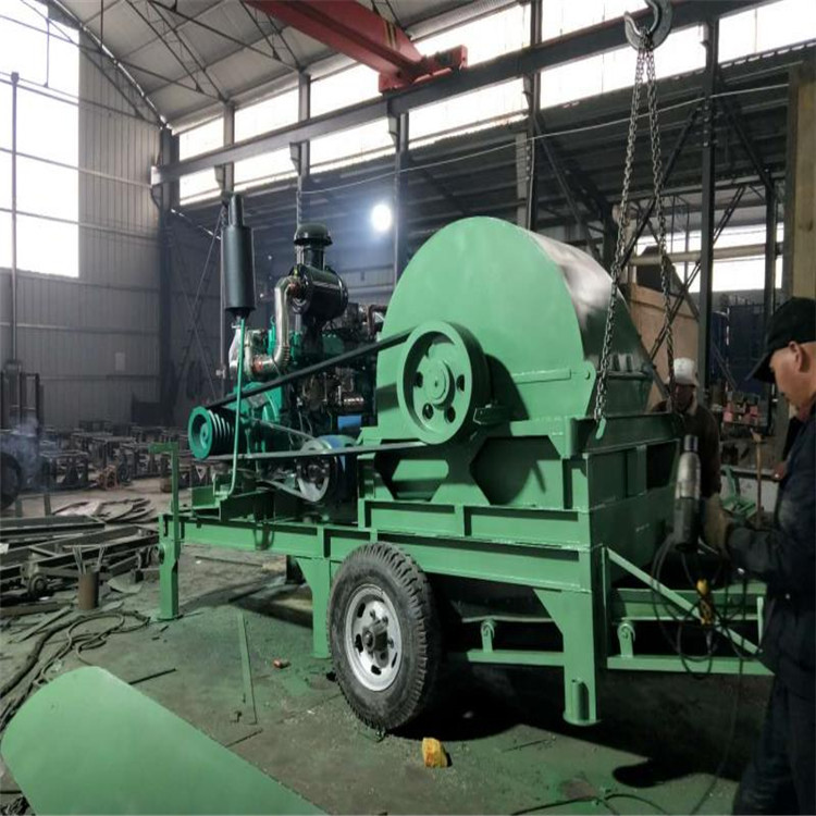 1200杉木松木锯末粉碎机 木屑锯末机 移动柴油式锯末粉碎机