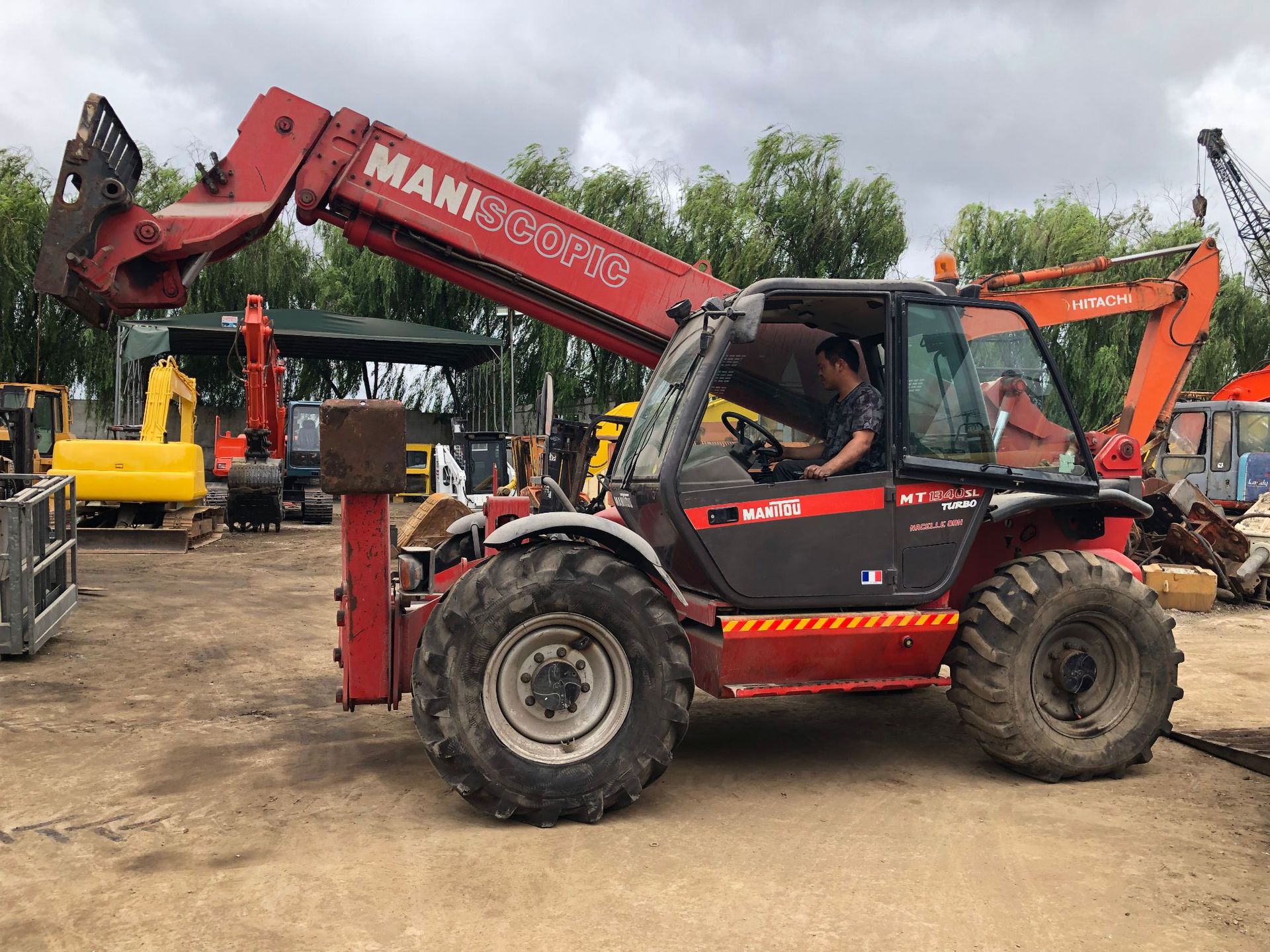 曼尼通mt1340sl伸缩臂叉车出售