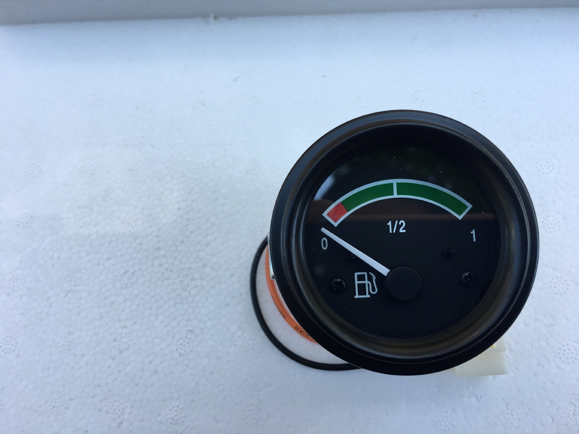 山东车载圆形油量表 收割机油箱油耗表 油量剩余显示器12v24v优惠