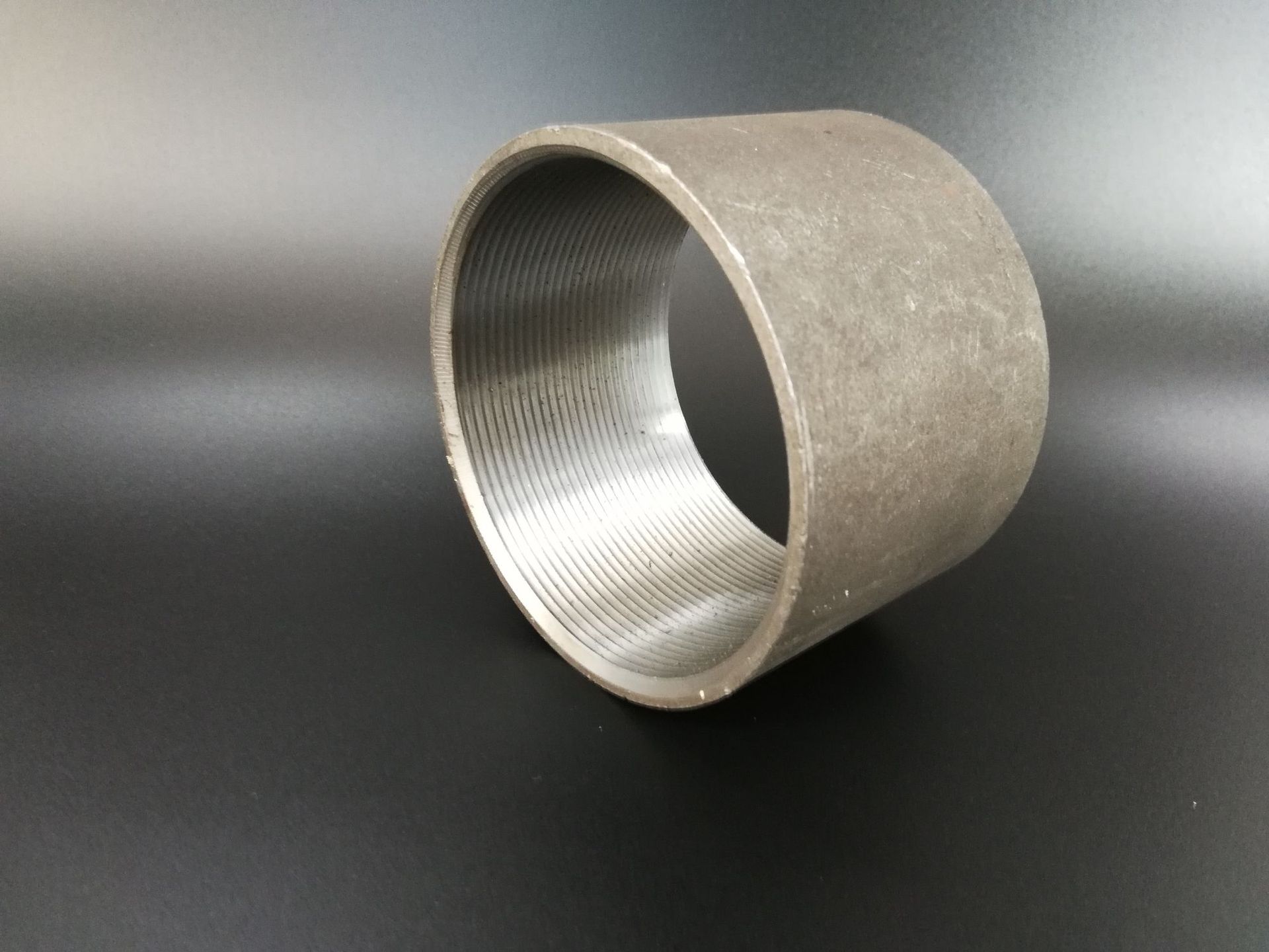 外贸货源碳钢电镀锌管箍2寸半内丝螺纹丝接头英标bsp水管接头束接