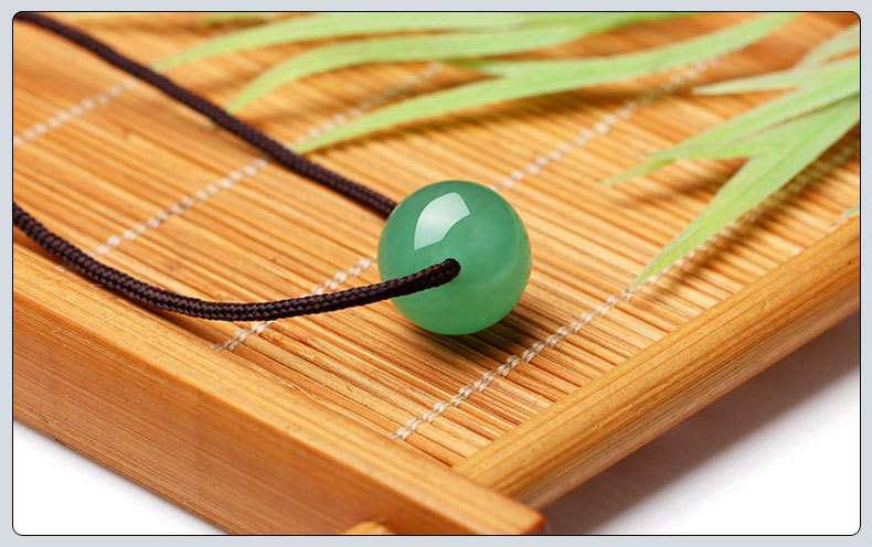 天然东陵玉转运珠吊坠 女款简约淡绿路路通圆珠项链挂饰挂坠批发