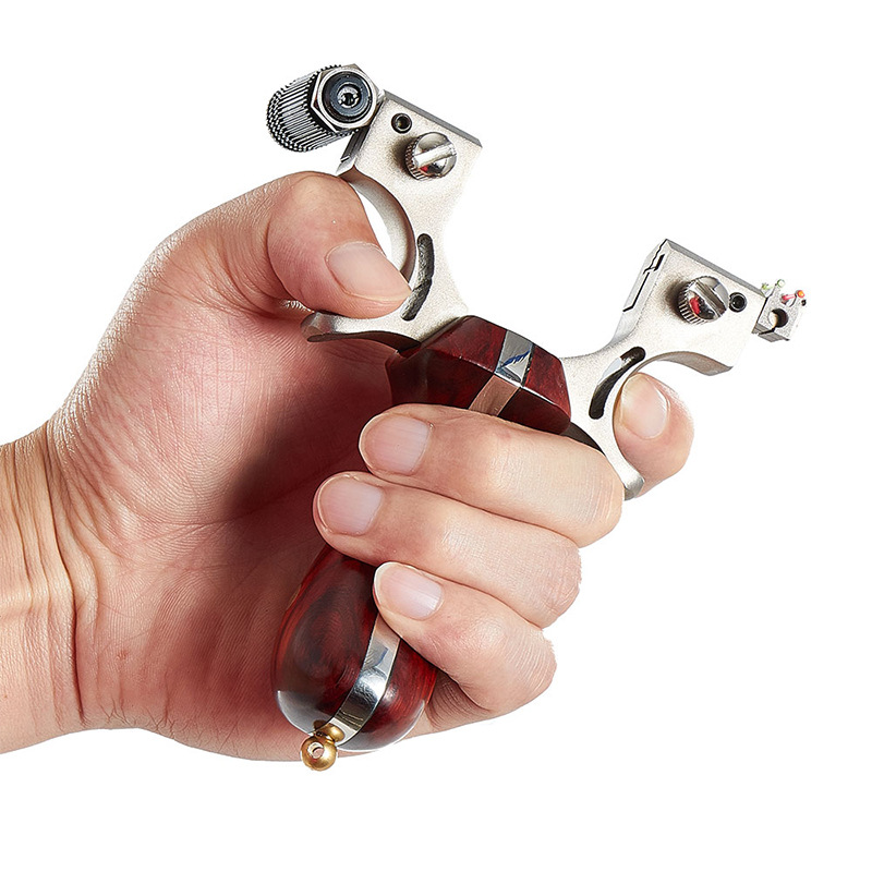 huwairen跨境专供战狼弹弓激光瞄准精美外观不锈钢木质弹弓带皮筋