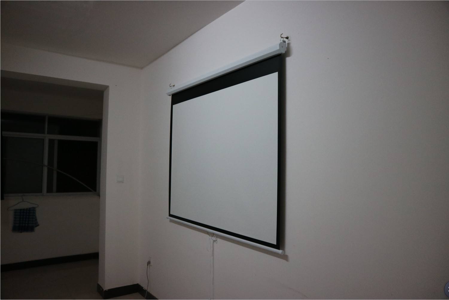 幕布厂家100寸16:9电动幕白塑投影幕投影机幕布公司家用投影屏幕