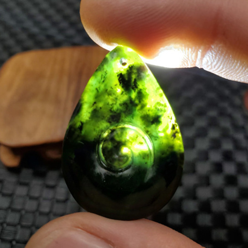 新款精美天然玉石新疆墨玉水滴挂件墨绿蛇纹石玉水滴吊坠玉水滴