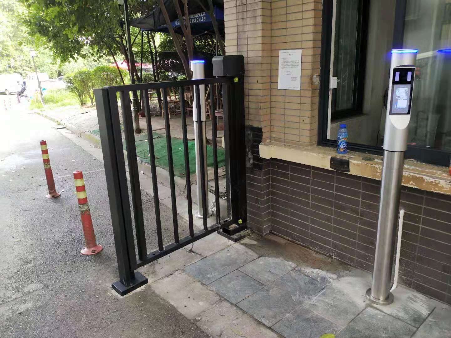 四川贵州小区工地单位非机动车库,电动车库,无障碍通道,广告门