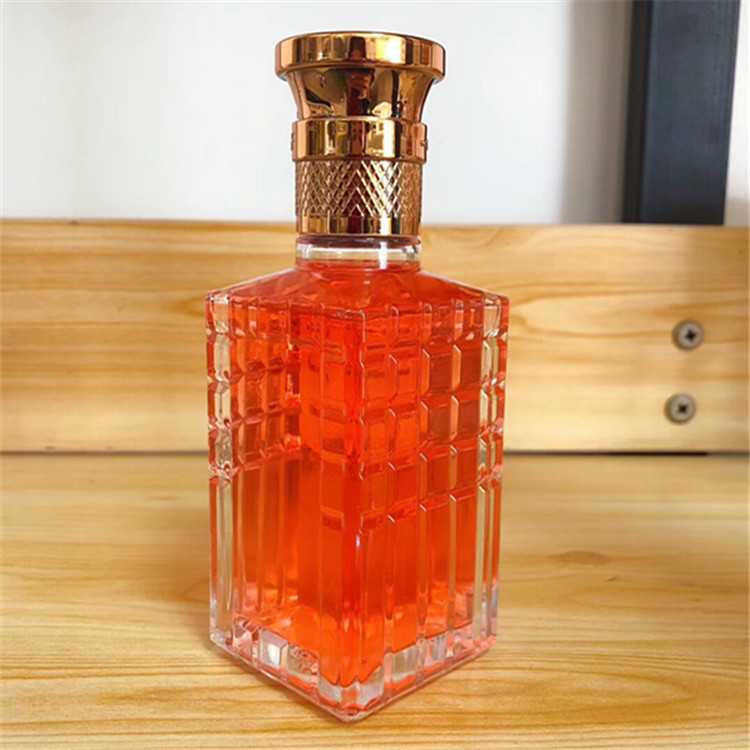 厂家直销100ml高白料四方小酒瓶白酒瓶保健酒瓶