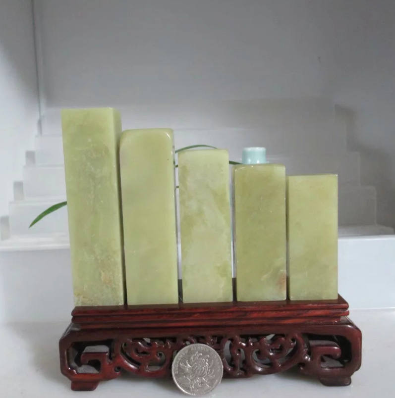 青田石封门灯光冻印章2.5-2.3高9.8-6.