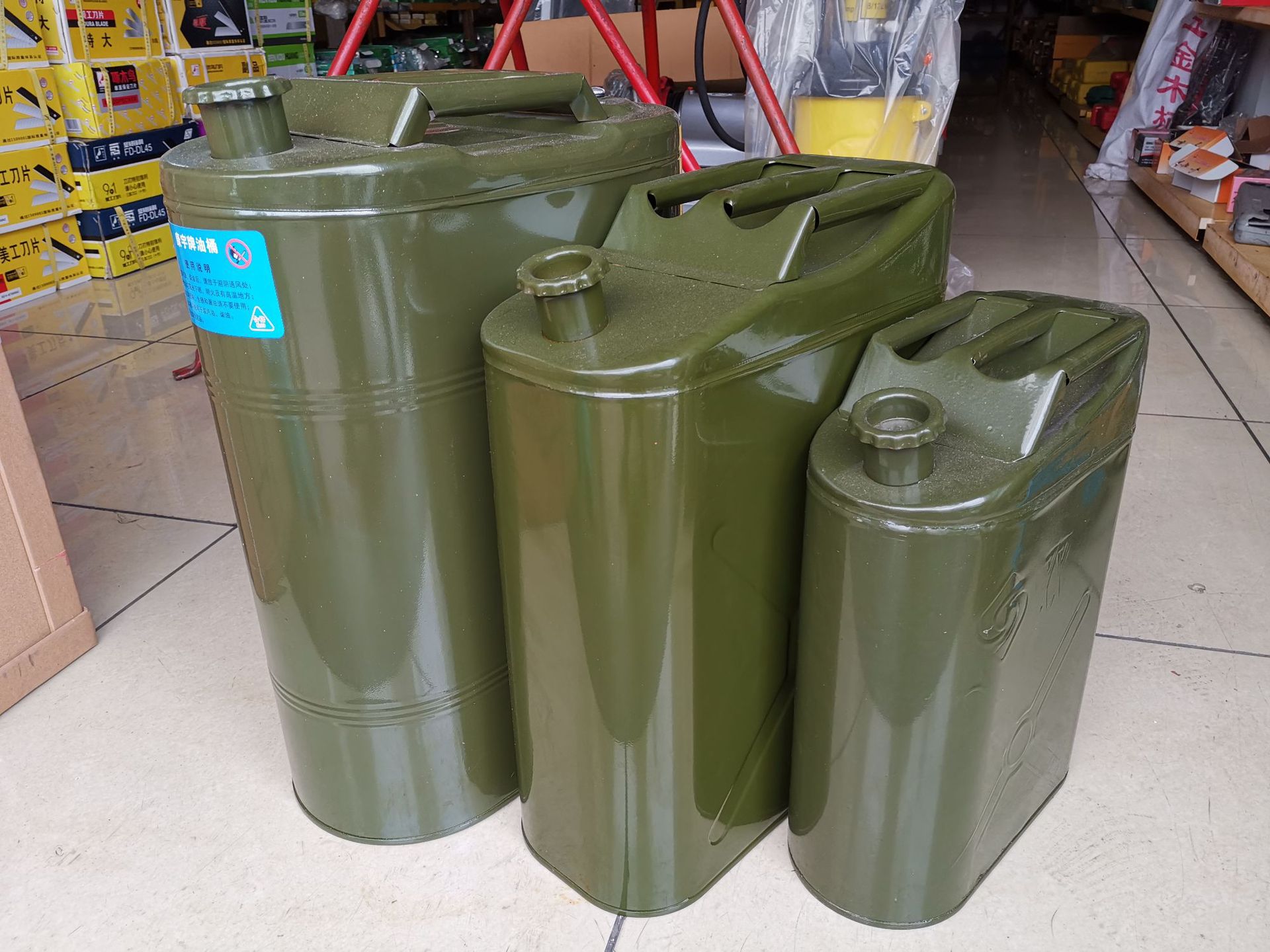 厂家直销升级加厚铁桶汽油桶大容量油桶加油桶20l30l汽车工地备用