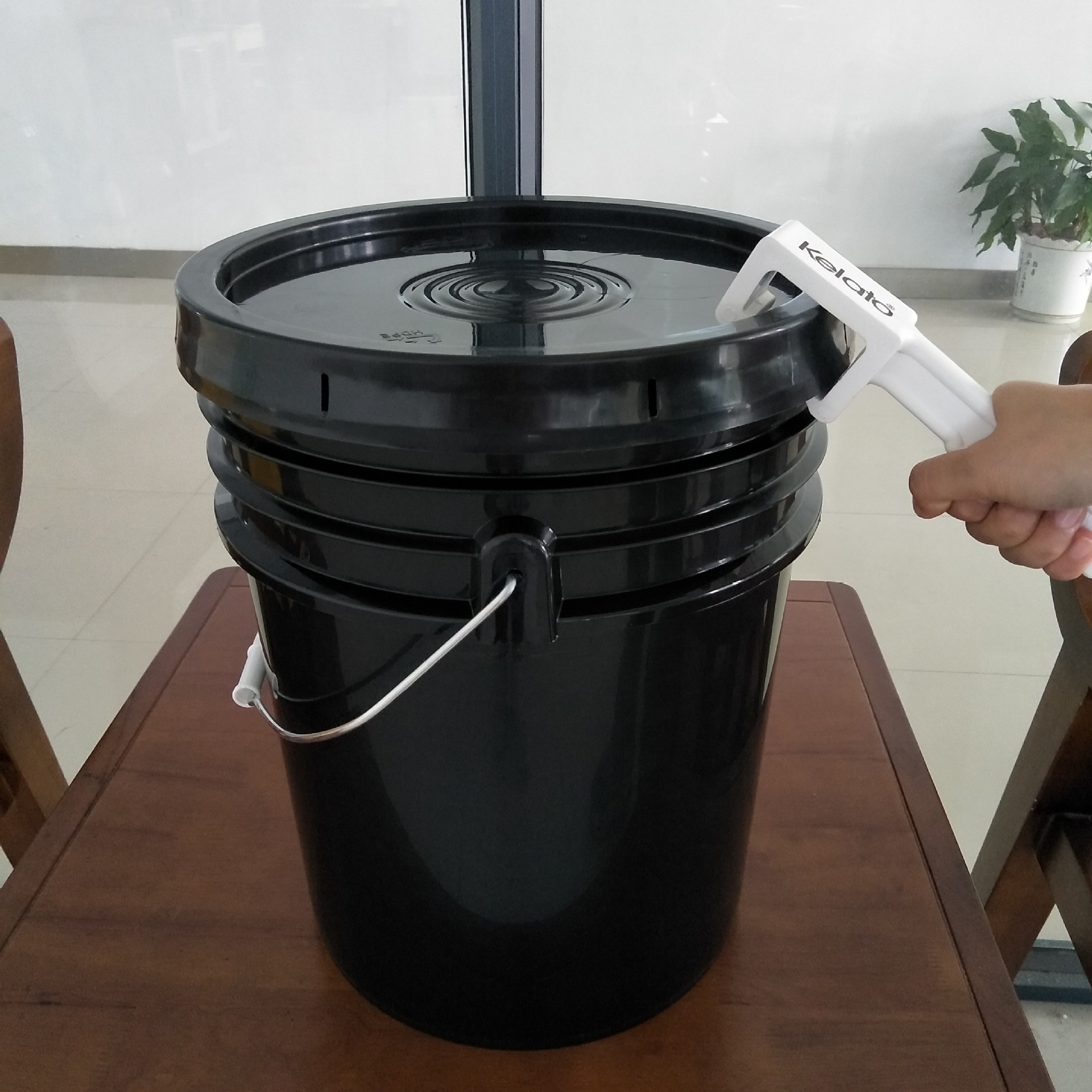 供应lid opener 开桶器 涂料桶开盖器 塑料桶专用起子