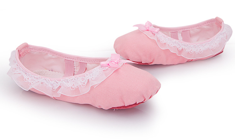 女孩芭蕾舞鞋幼儿园宝宝跳舞鞋韩版舞蹈鞋粉色蕾丝花边软底练功鞋