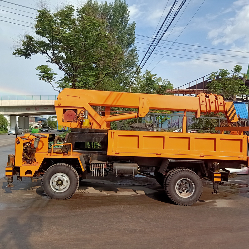 新款6吨8吨四驱越野吊车厂家 8吨轮式越野行走吊多少钱-报价-阿里巴巴