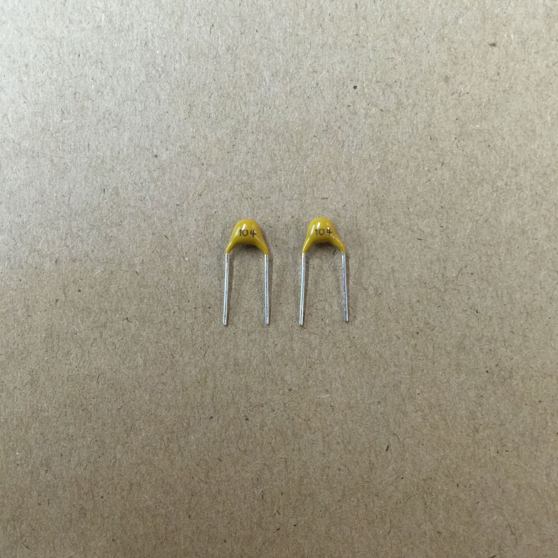 独石电容 104m50v