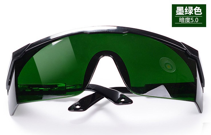 品牌:tx 镜片材质:聚碳酸酯(pc) 颜色:墨绿色 ir5# 功能:焊接防护,防