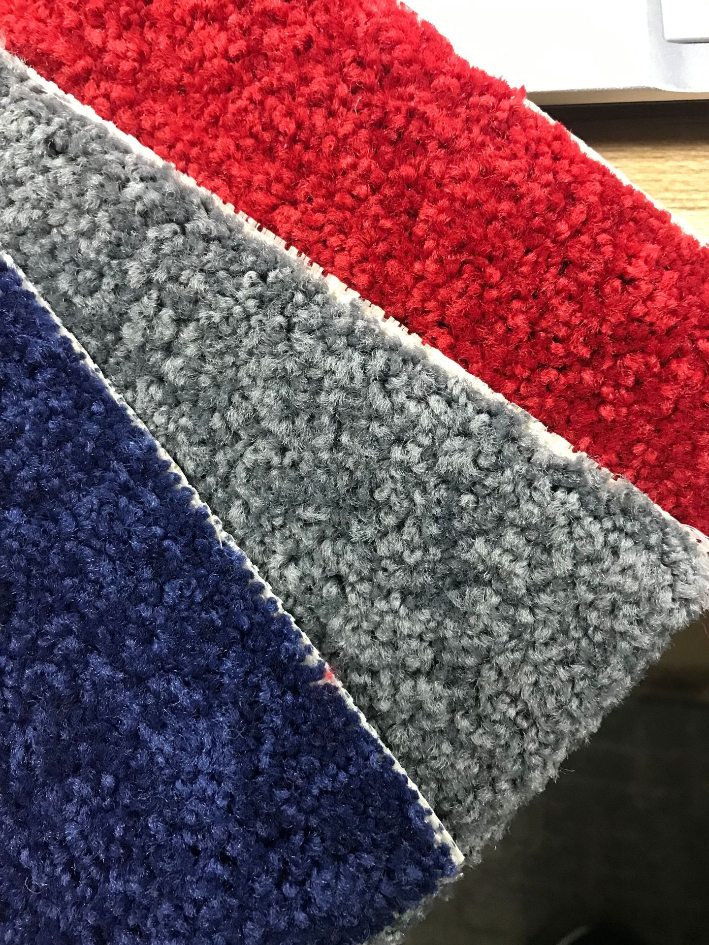 山花地毯小平圈满铺地毯红色工程工厂实惠产品地毯厂家直销