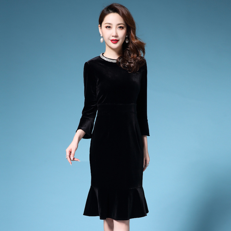 女装2020新款春季时尚优雅修身包臀裙冬季平绒圆领镶钻礼服连衣裙