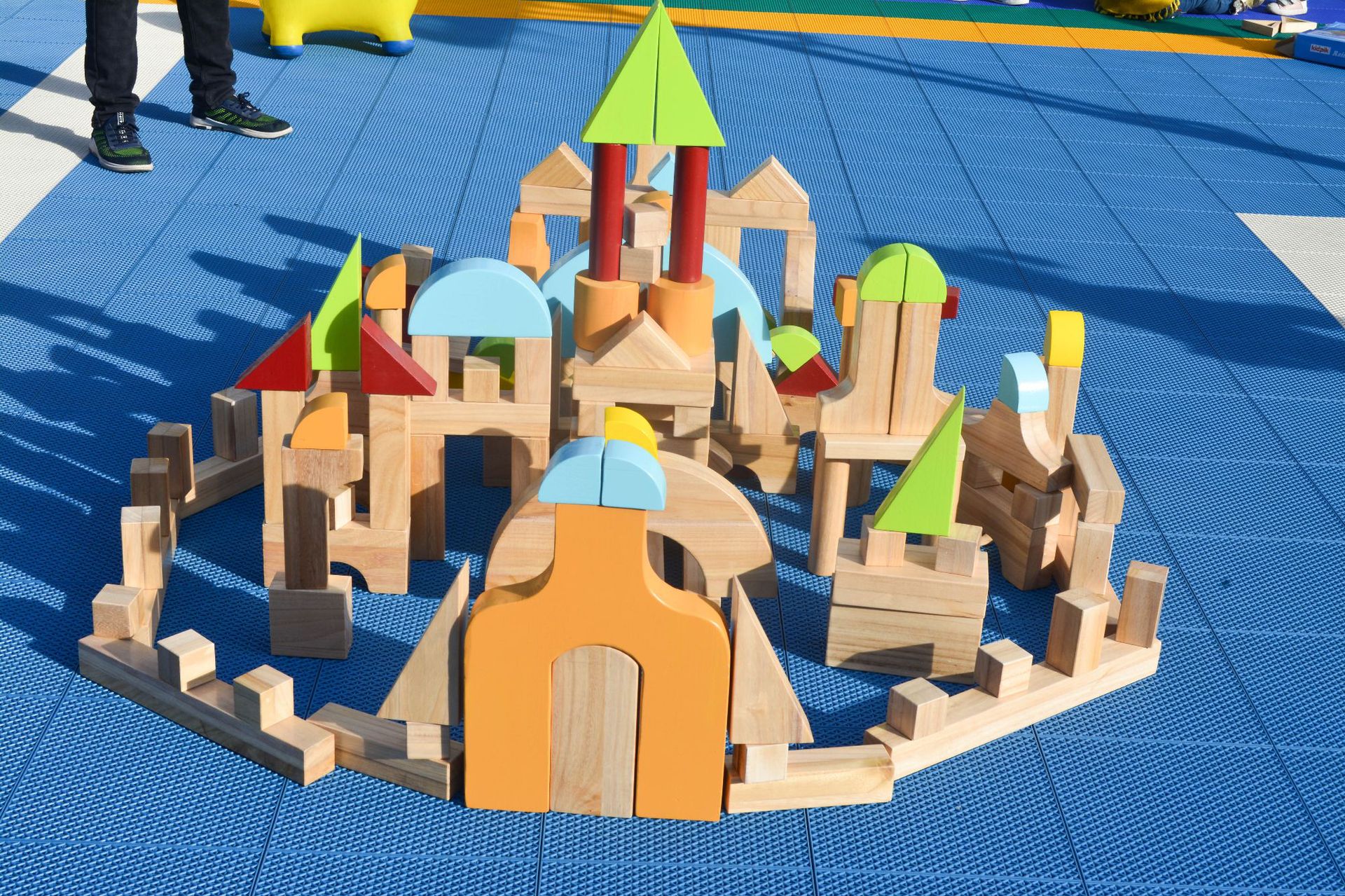 幼儿园创意138片实木彩色大积木早教启蒙几何形状儿童益智大玩具