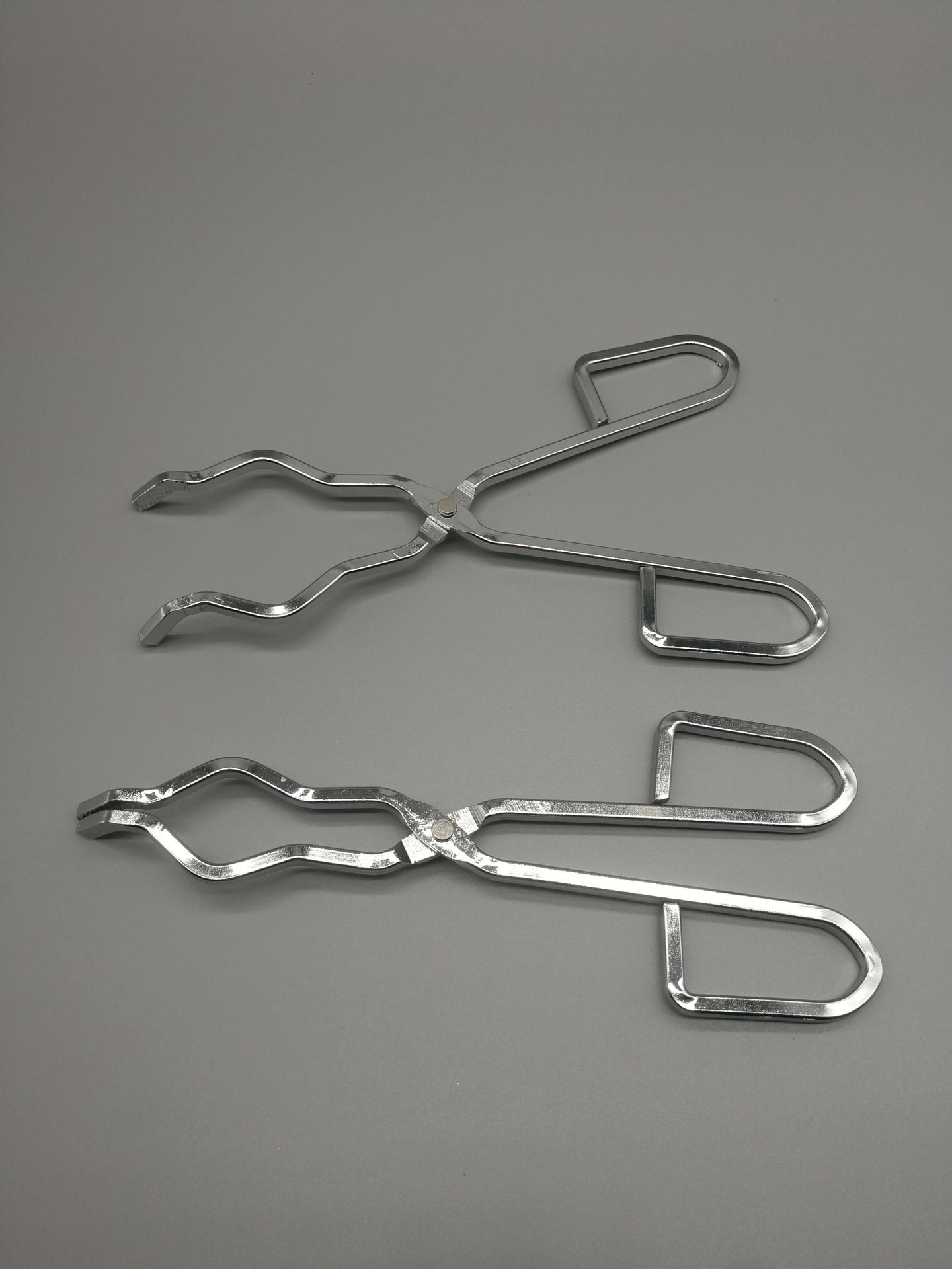 实验室坩埚钳镀铬方形生物化学烧杯夹夹火钳22cm