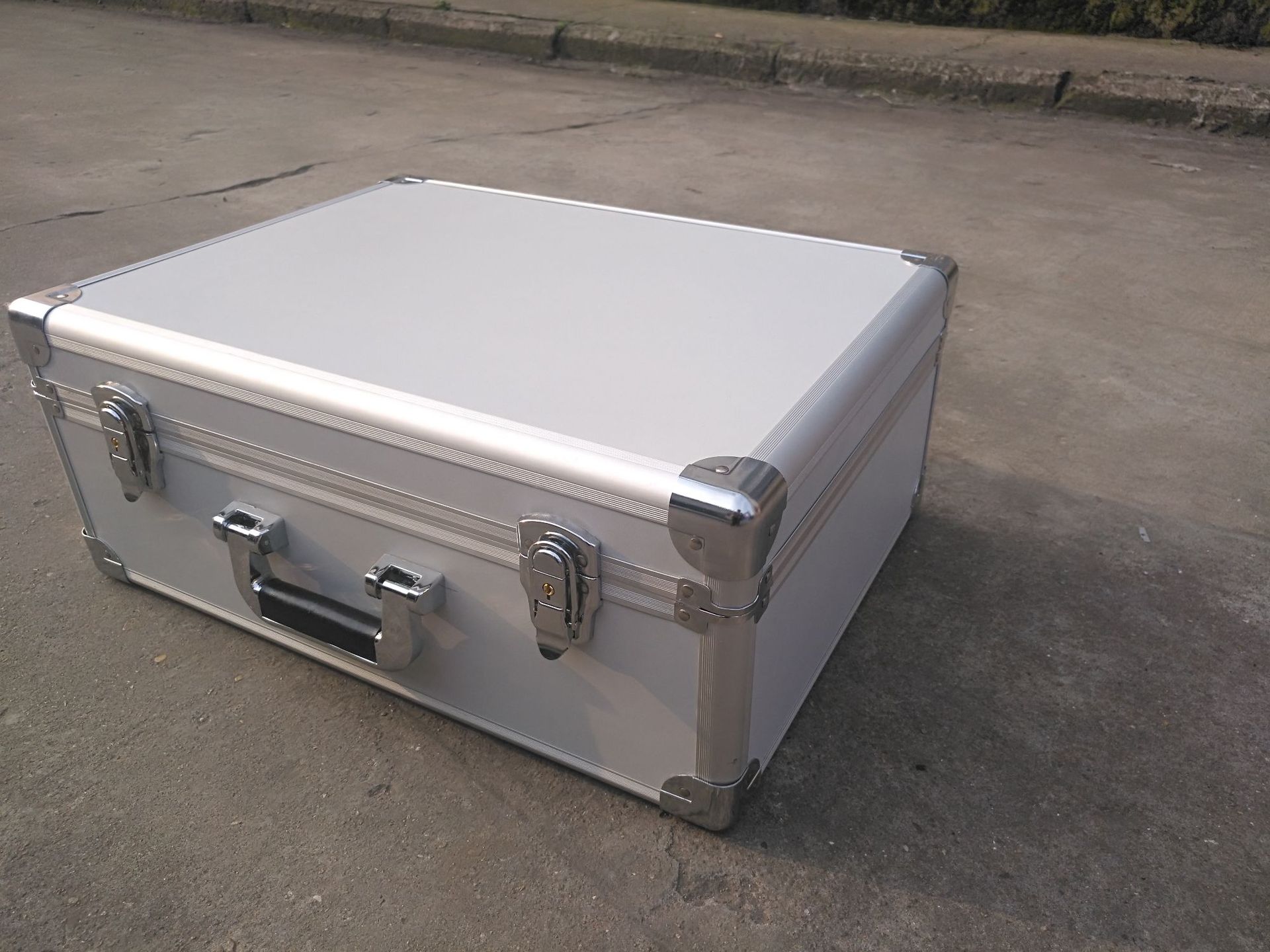 常州定做各种铝箱 定制高档工具箱 定做各种箱包 定制各种展箱