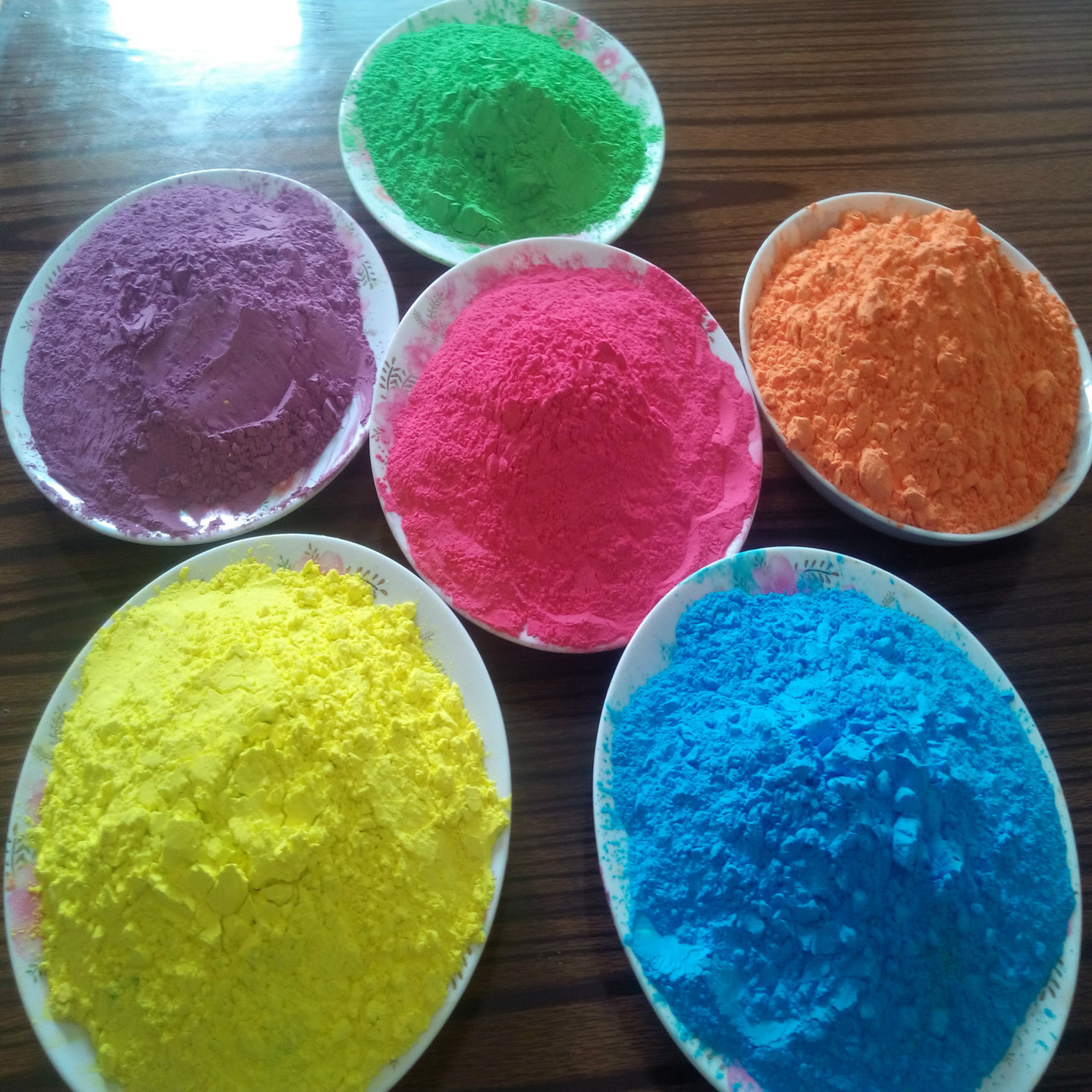 郑州鸿程公司 彩色玉米淀粉 娱乐彩跑用喷瓶