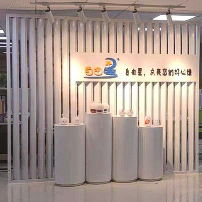 办公室前台企业背景墙现代隔断装修简约入门屏风整装玄关镂空logo