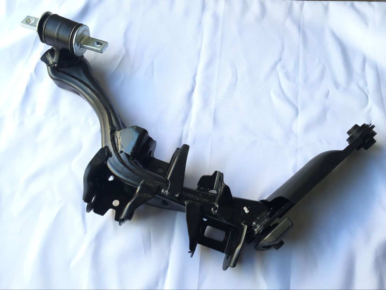 适用于思域奥德赛crv后摆臂 后拖臂 后下悬挂纵梁52370-52371