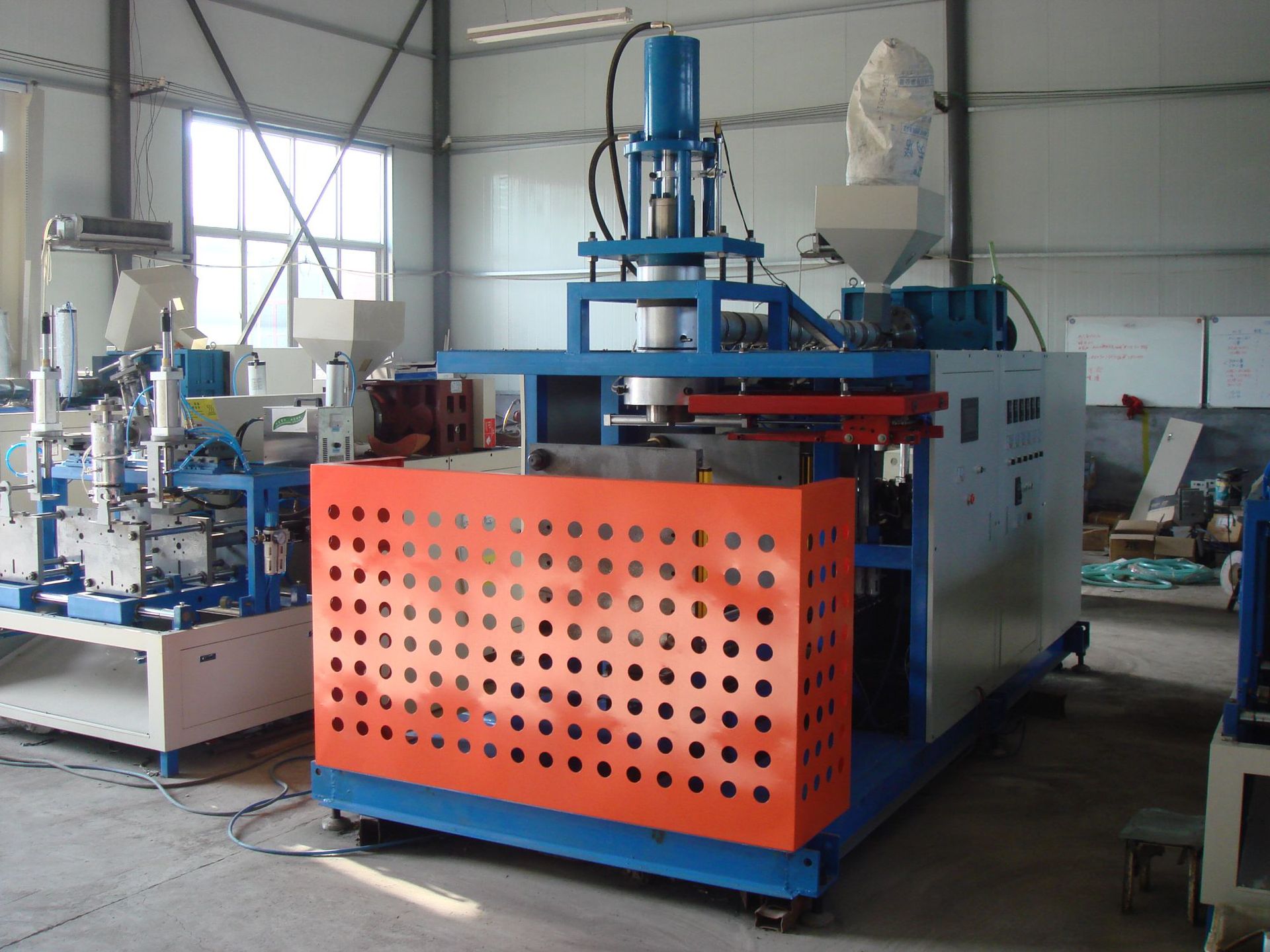 玩具吹瓶机异形瓶吹瓶机 童车吹塑机路锥吹塑机尿素桶吹塑机-阿里巴巴