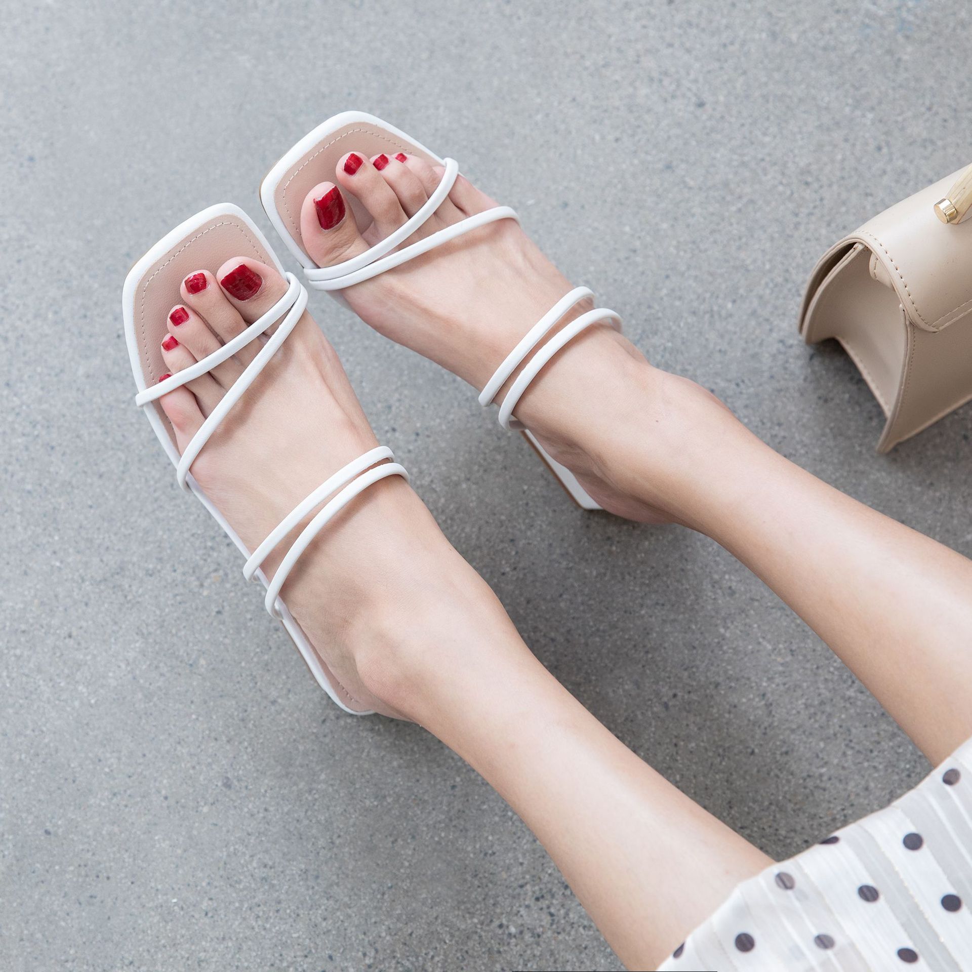 女式凉鞋-两穿简约百搭仙女风2019夏季新款中粗跟真皮凉鞋女一字带