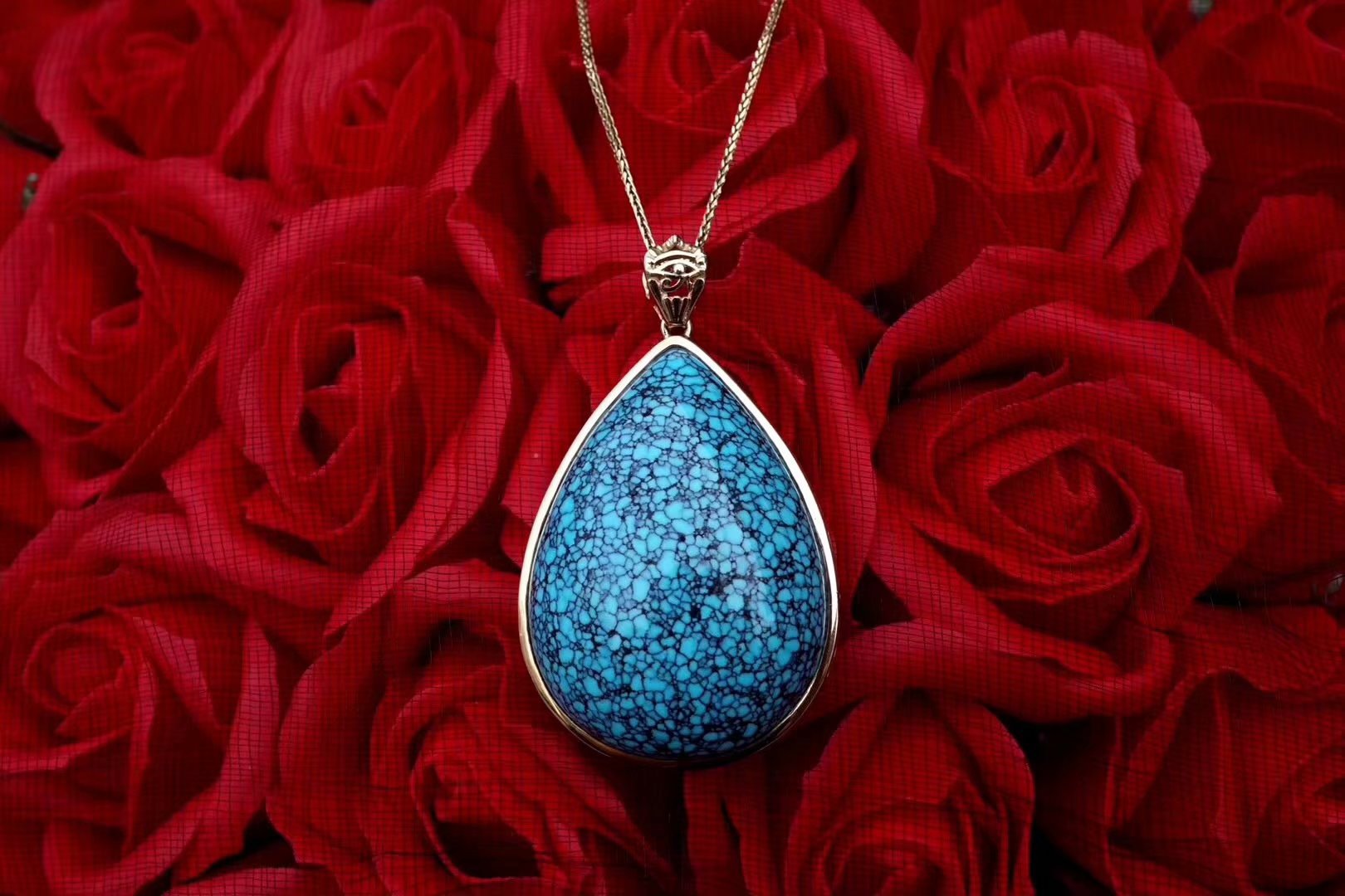 精品绿松石吊坠 原矿高瓷乌兰花儿水滴蛋面镶嵌18k金边项坠带证书