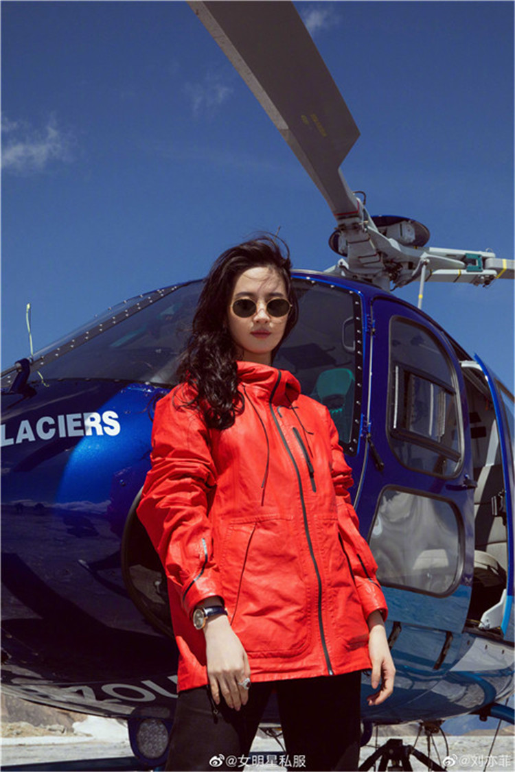 明星刘亦菲微博同款红色长袖宽松冲锋衣休闲运动夹克外套女潮9973