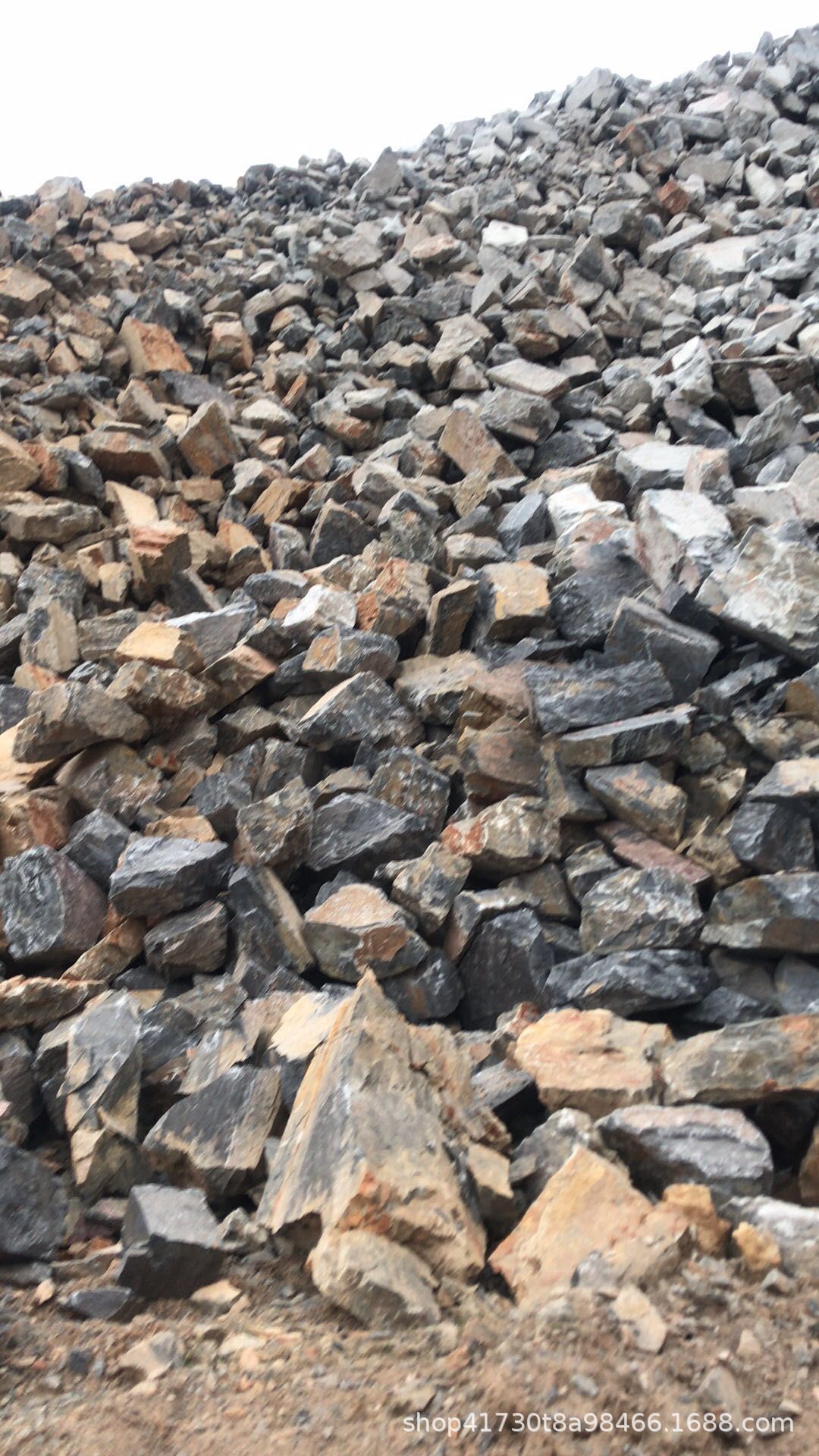 高速公路护坡石 堤坝河岸护坡石 河岸防汛挡土块石 毛石 手搬块