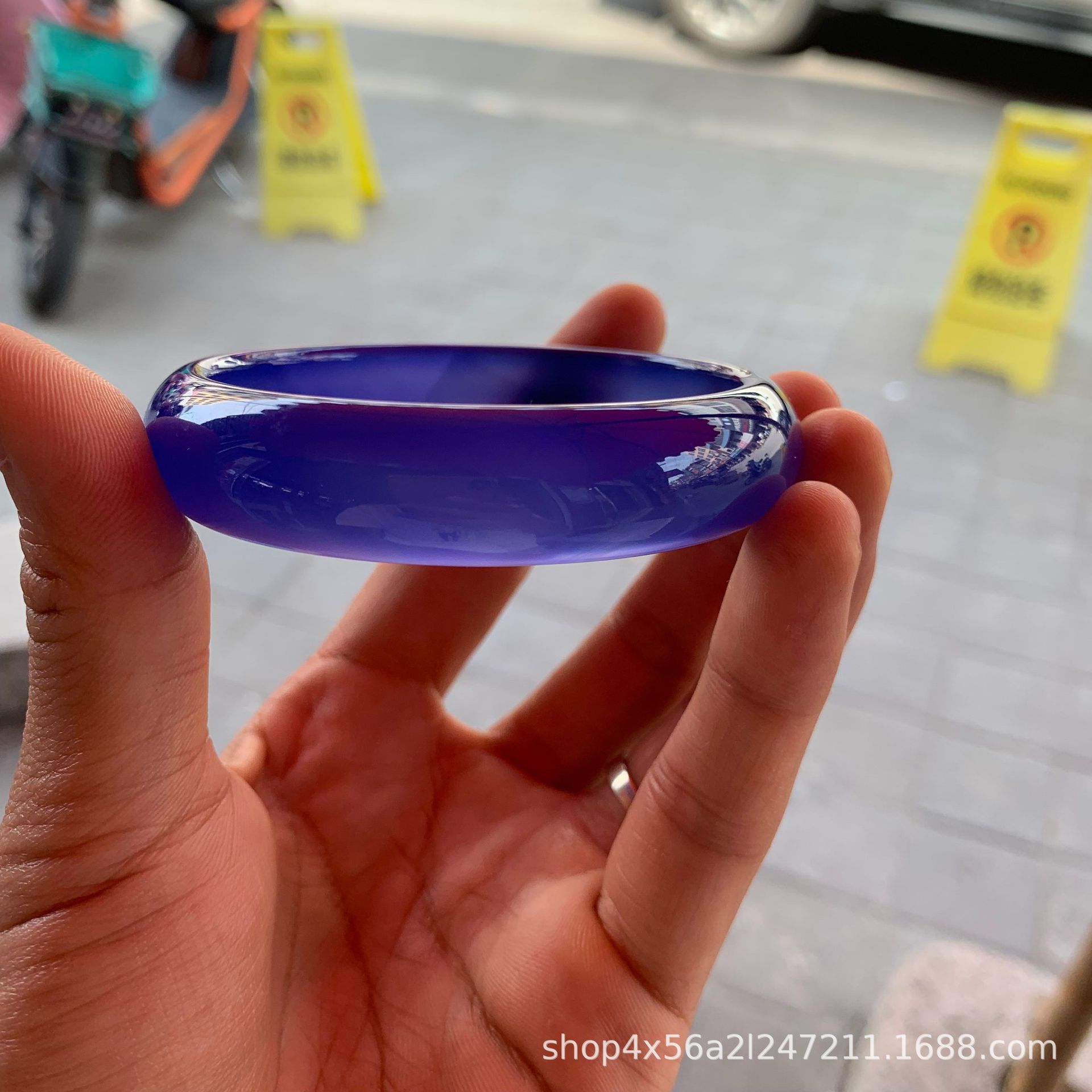 土耳其时尚冰透蓝玉髓手镯 蓝玛瑙手镯 女款时尚玉镯子手饰品