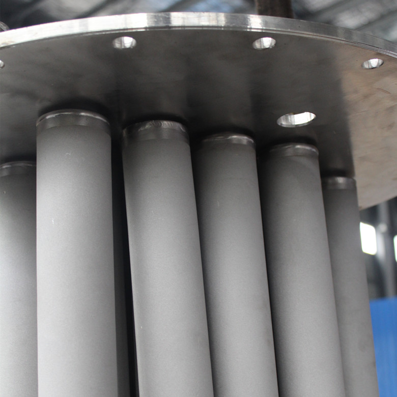 供应不锈钢锥形封头碳棒过滤器 优质烧结钛棒滤芯过滤器