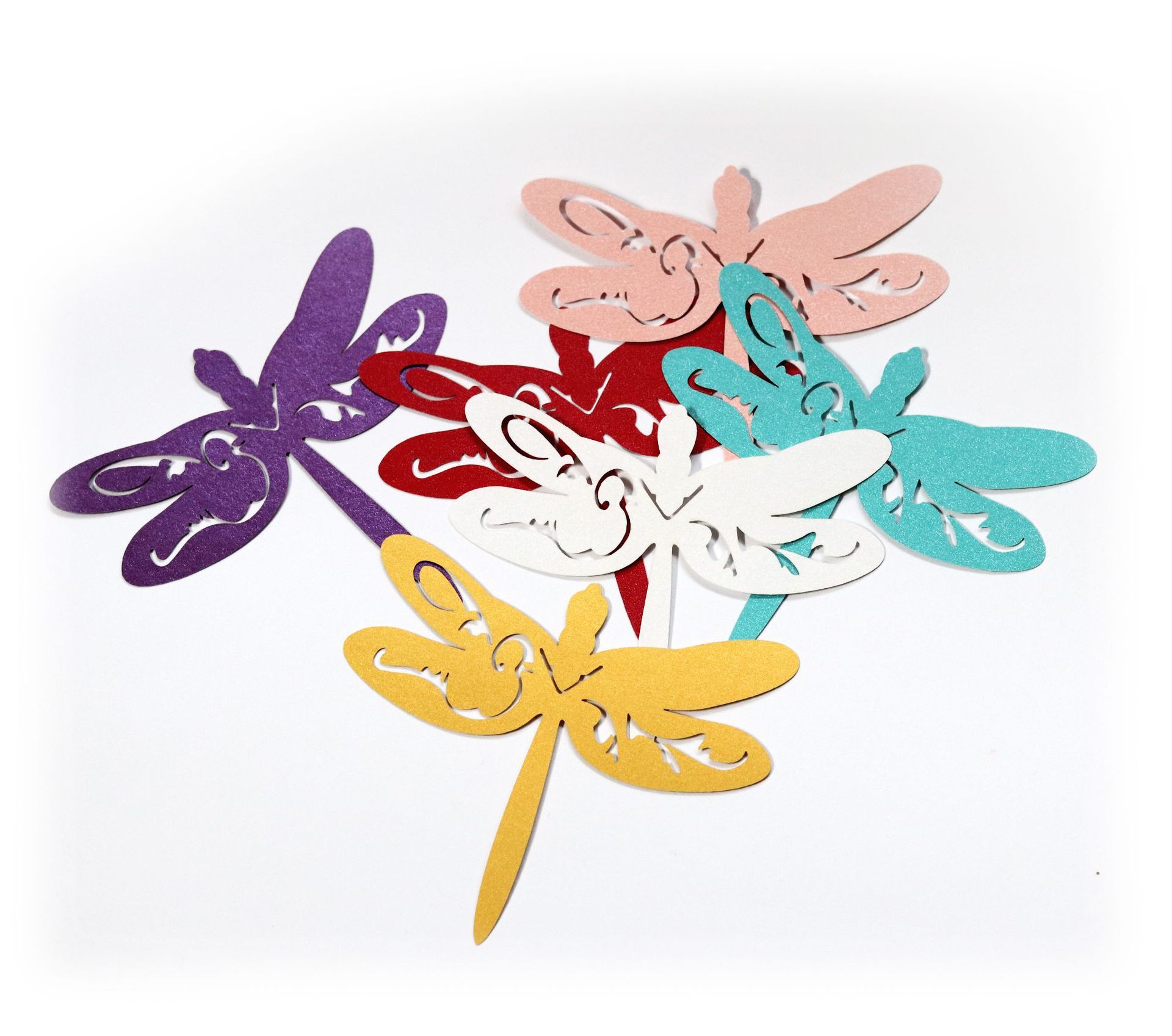 亚马逊婚庆 激光镂空席位卡 立体蜻蜓杯卡 珠光紫色卡片深圳批发