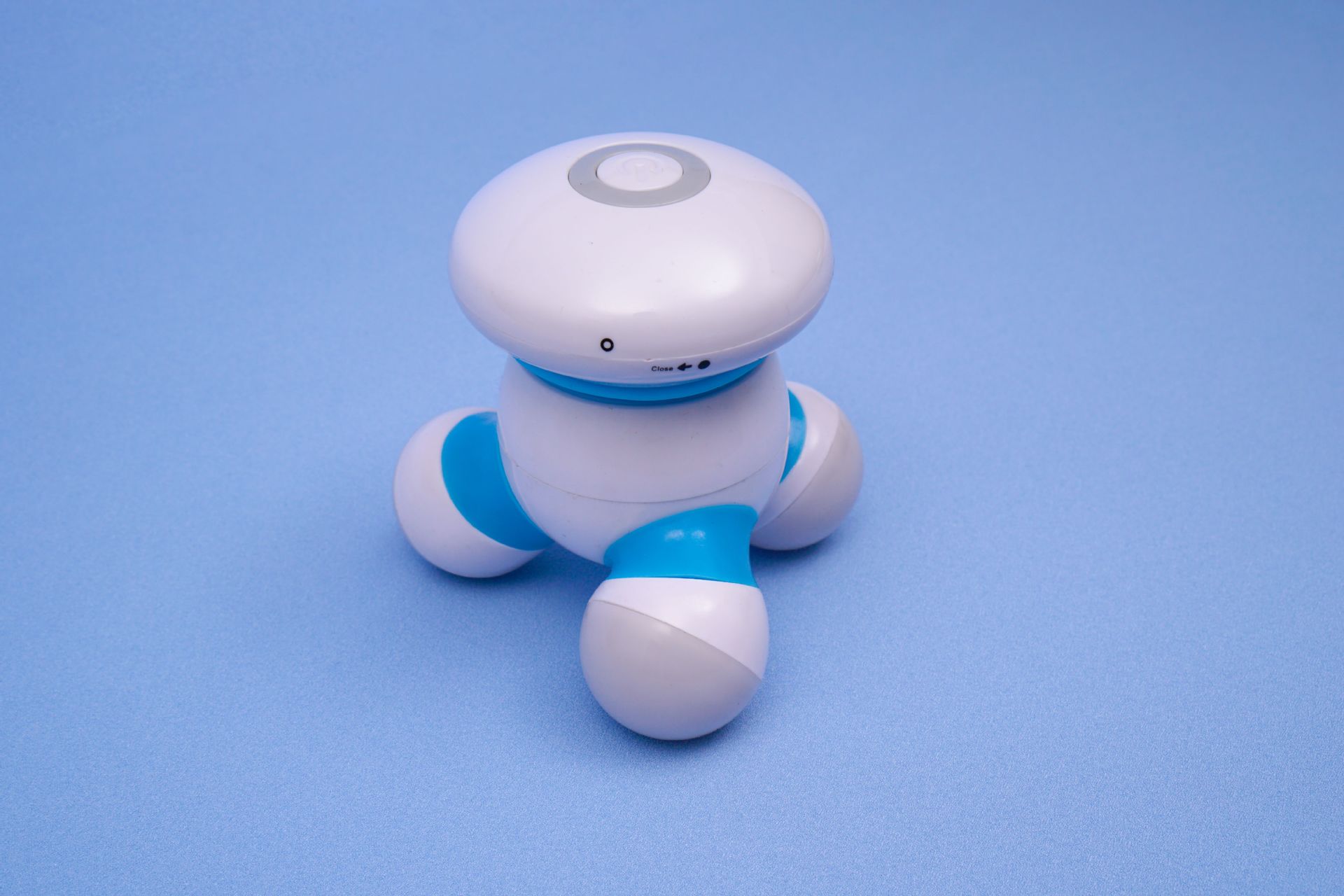 迷你小型三角按摩器全身腰部颈部震动仪穴位多功能电动手持式礼品