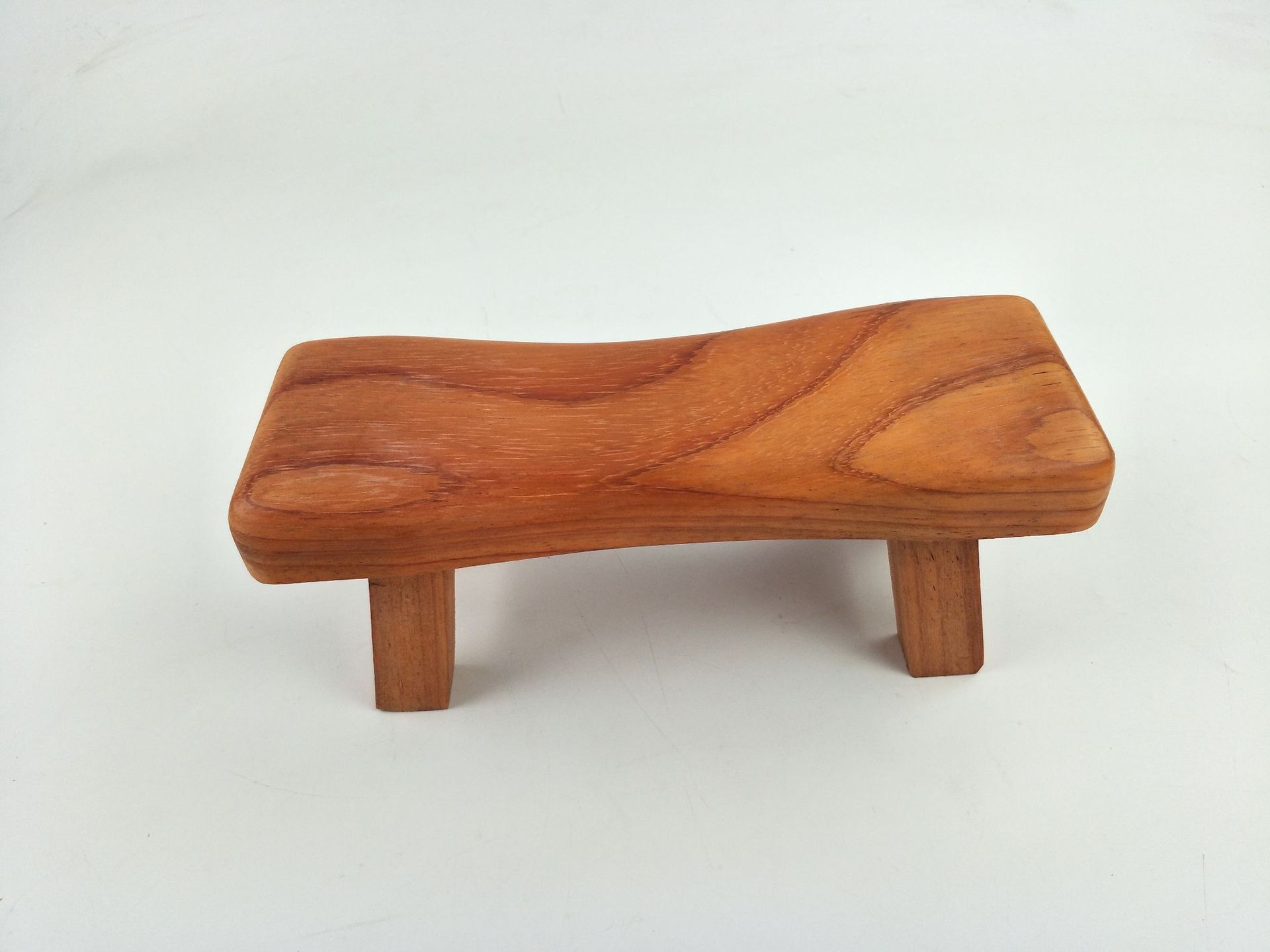 鸡翅木枕头 木质颈椎枕 黑檀木沉水木头 弯枕头木质厂家直供