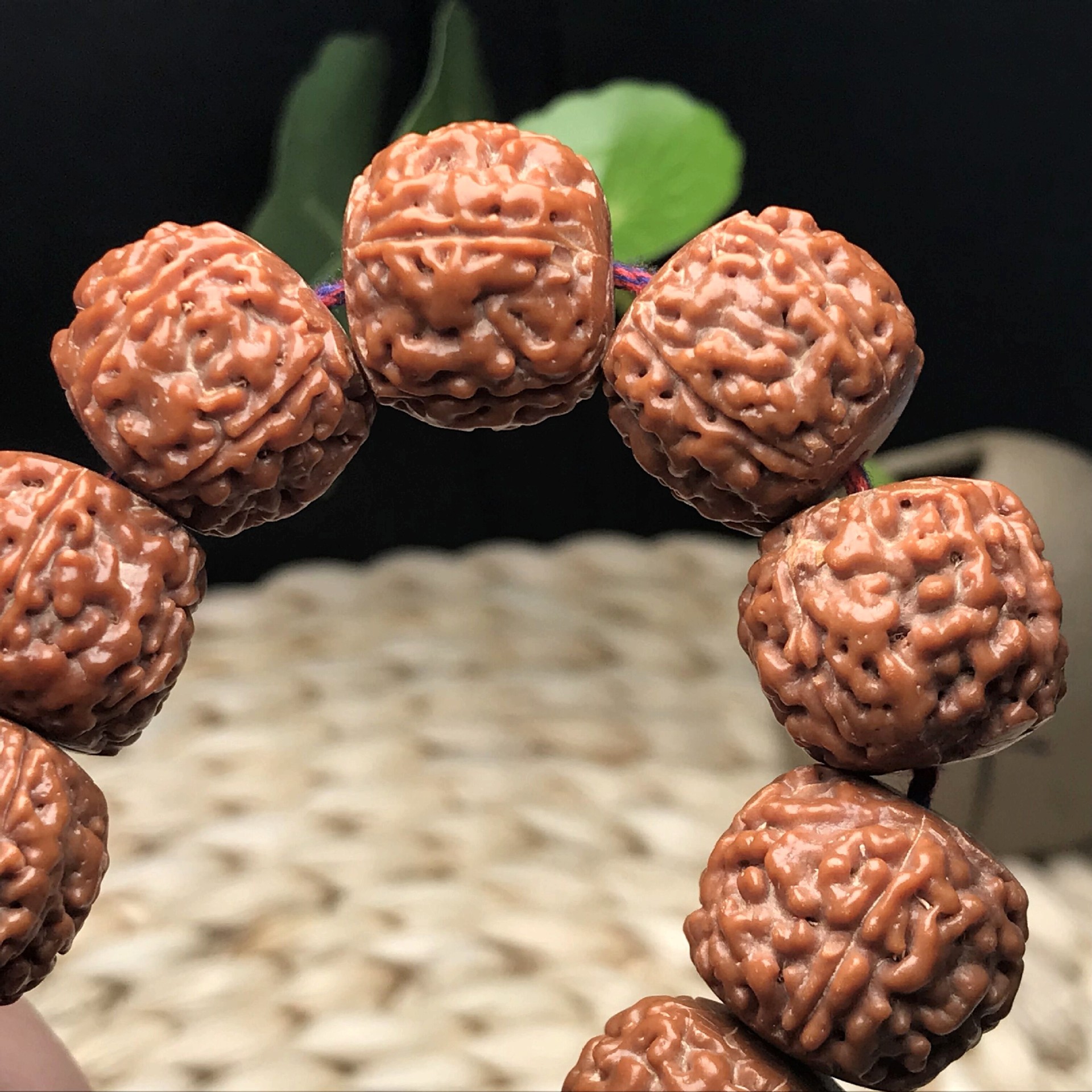 厂家批发藏式龙鳞纹金刚菩提 大草莓金刚菩提子佛珠手串手持念珠