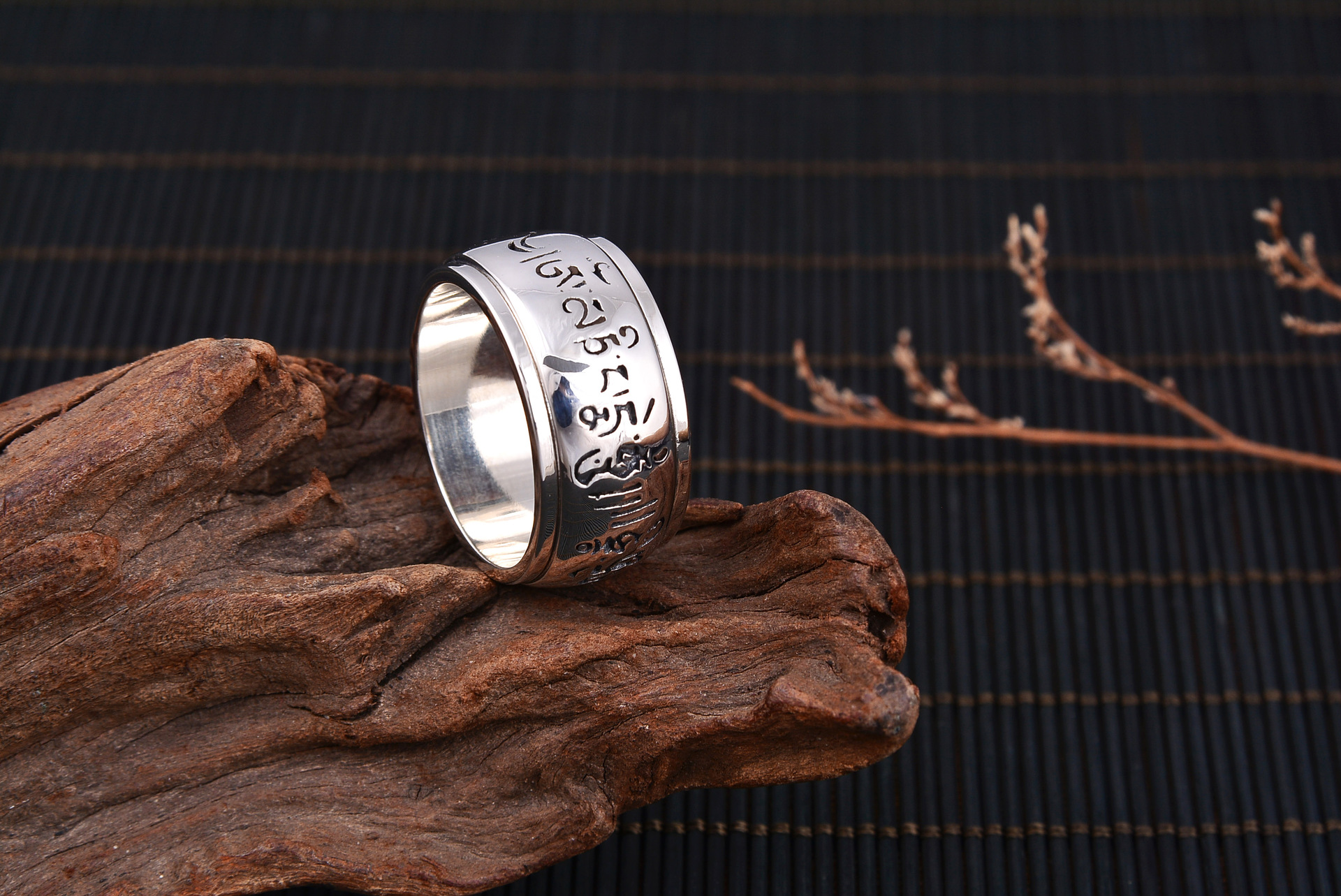 中聚泰银饰批发 s925纯银六字真言梵文戒指复古泰银转运戒