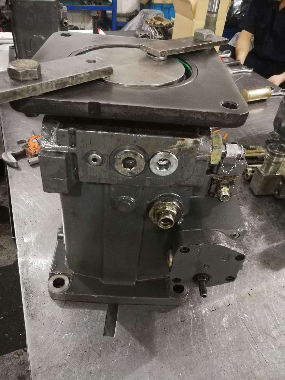 维修力士乐液压泵a4vg180hd9mt1