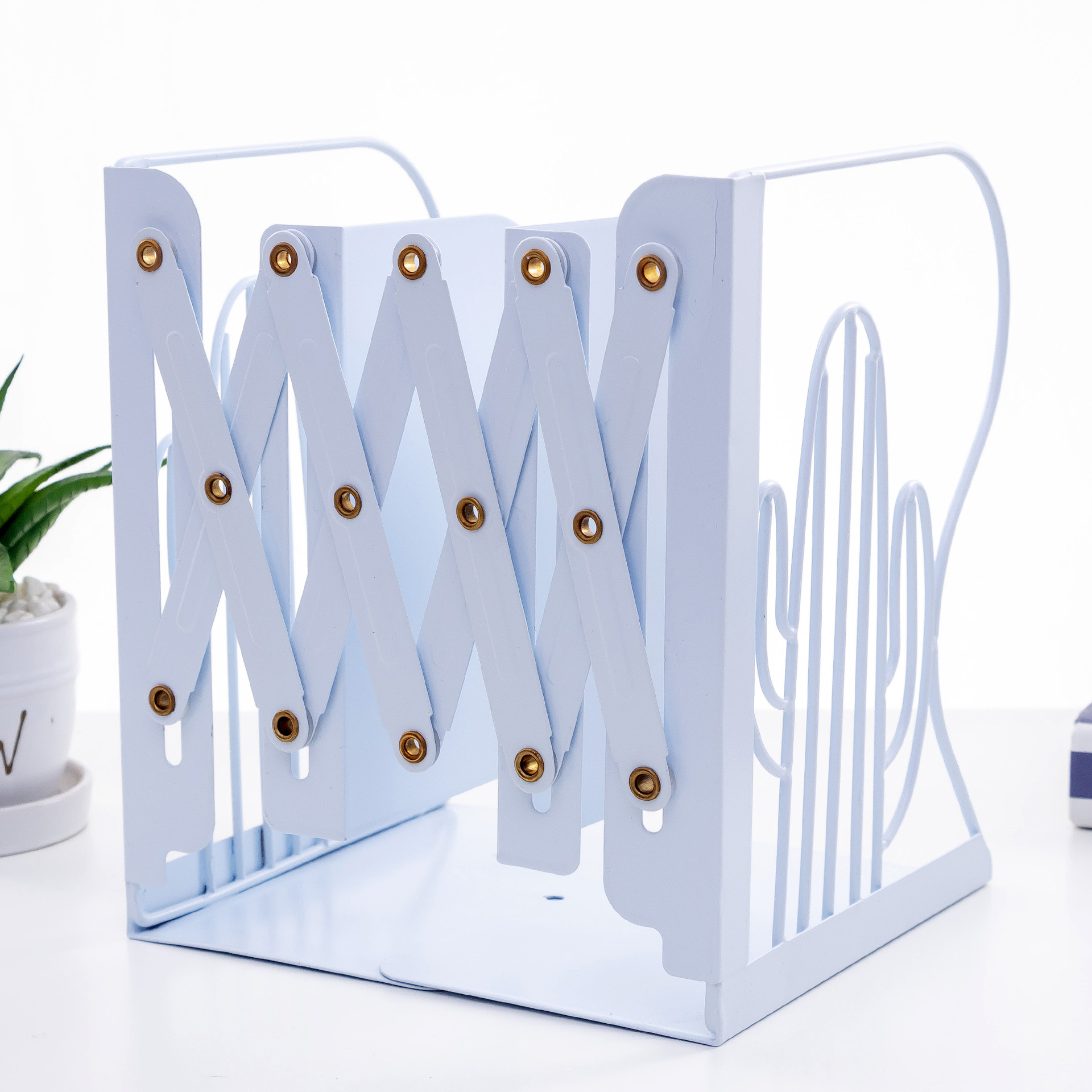 铭强北欧桌面整理 架文具书夹折叠金属创意铁艺定制学生伸缩书立