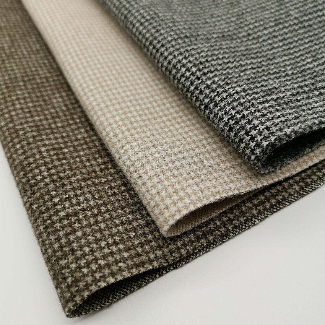 工厂直销 免费取样 千鸟格呢子面料 大衣西装呢料色织格 一米起订