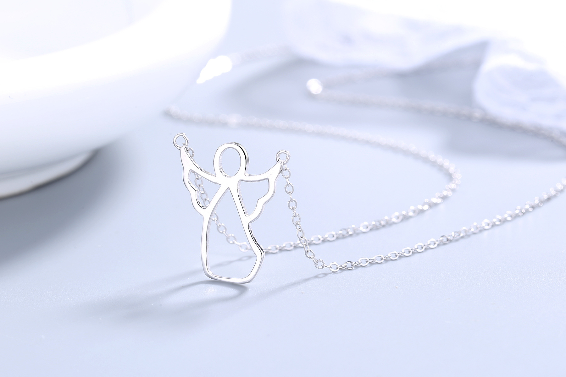 s925纯银项链简约女款配饰可爱守护天使翅膀吊坠镂空项饰厂家直销