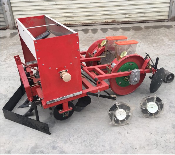 玉米覆膜播种机 蔬菜种植打药覆膜机 膜上点播谷物铺膜播种机