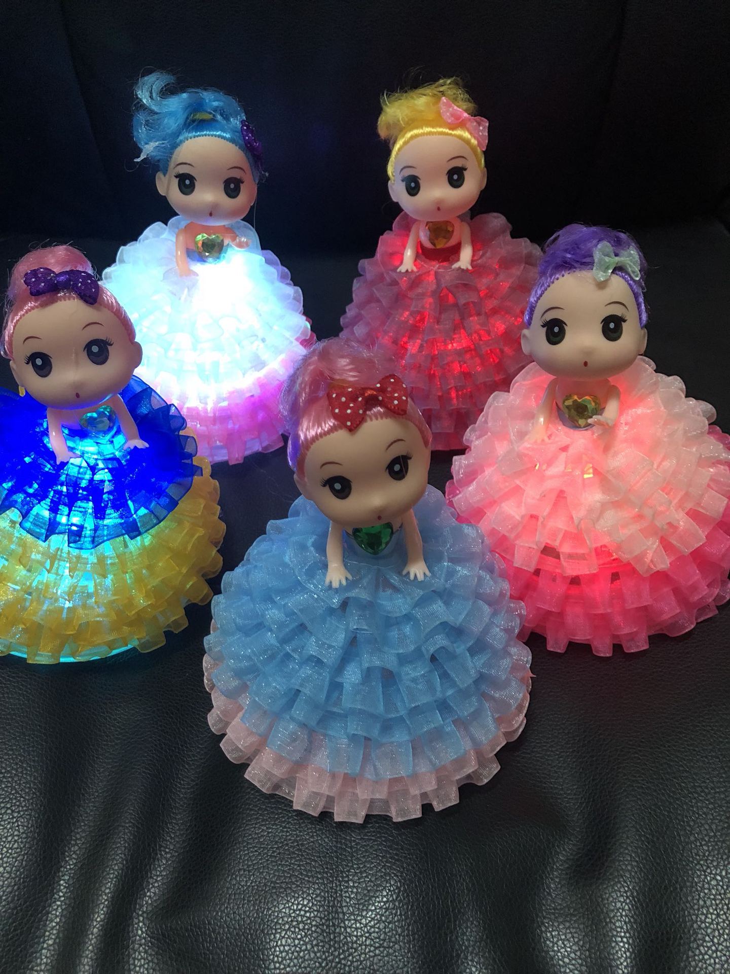 七彩闪光迷糊娃娃发光惊喜夜光娃娃可爱女孩义乌地摊玩具发光娃娃