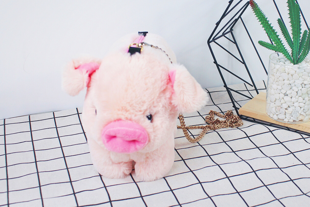 网红少女心粉红猪猪斜挎包零钱包猪毛绒玩具女生礼物抓机娃娃批发