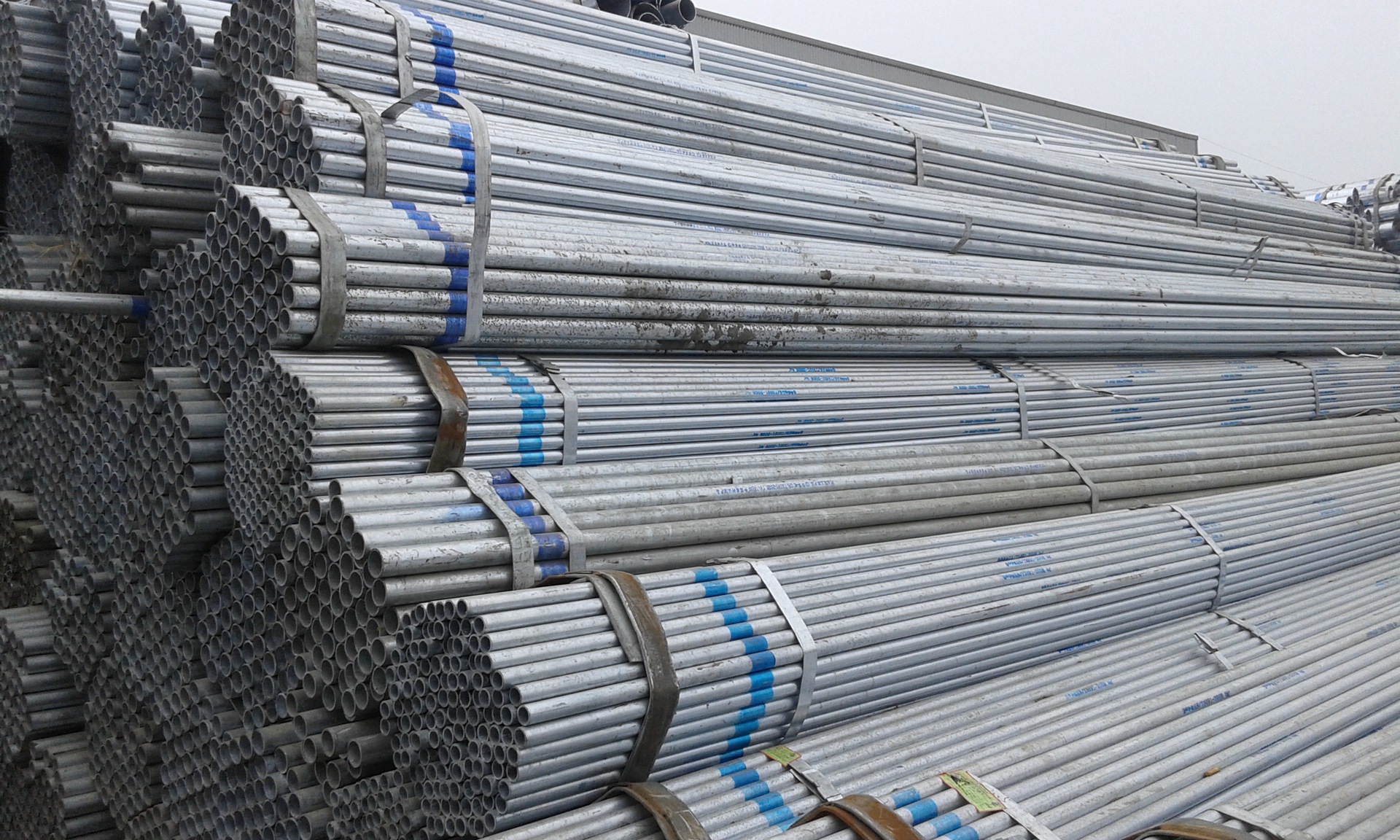 销售成都华岐牌热镀锌钢管dn32325mm国标厚度