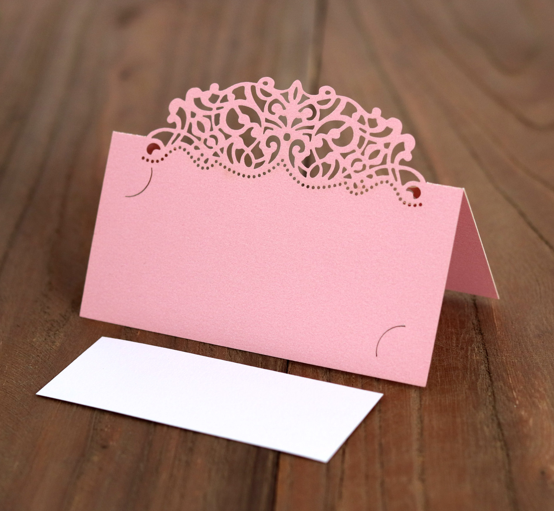 销亚马逊席位卡 激光镂空纸桌卡 姓名座次卡 欧式花蕾丝立体卡片