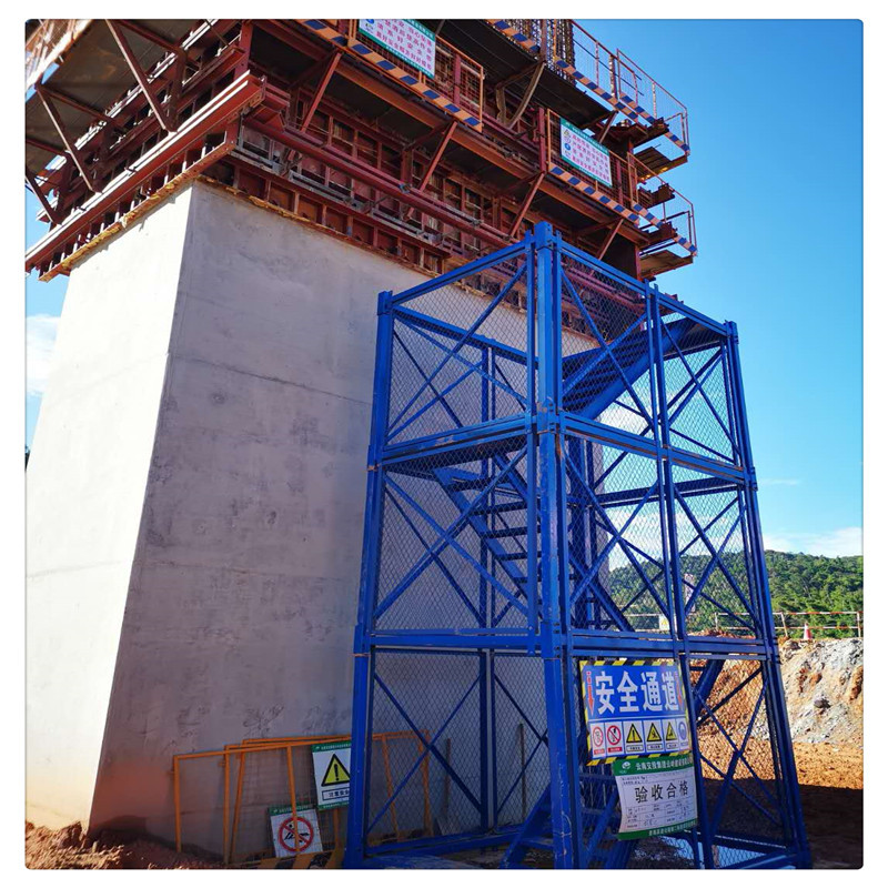 北京安全爬梯梯笼 箱式梯笼 组合式梯笼 深基坑安全梯笼鑫洪厂家