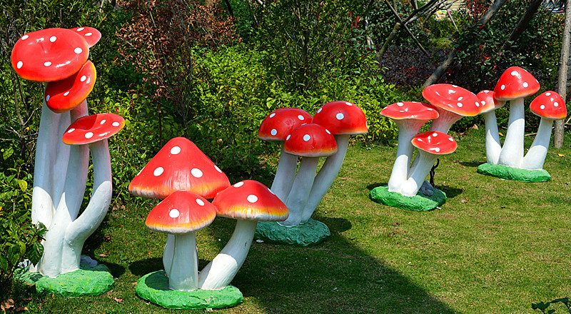 仿真蘑菇摆件花园庭院景观小品雕塑婚庆场景制作幼儿园装饰工艺品